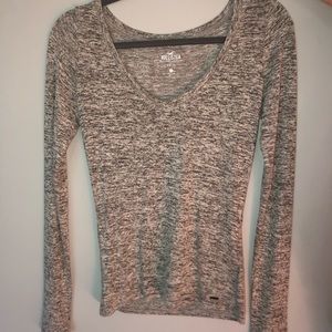 Never worn Hollister Slim tee, small